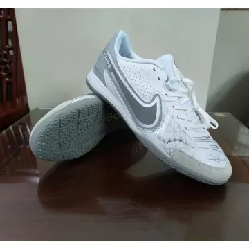 Nike 5 hot sale futsal shoes