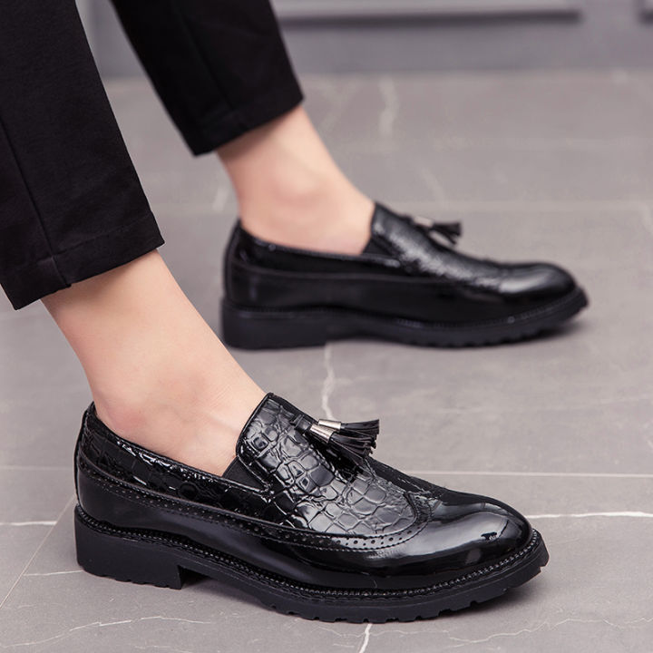 2021Fashion Shoe Office Shoes for Men Casual Shoes Breathable Leather Loafers Driving Moccasins Comfortable Slip on 2021 Three Color