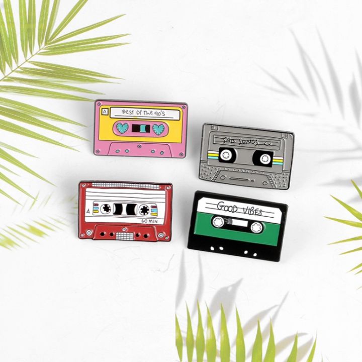 เข็มกลัดติดเสื้อ-กระเป๋า-ลาย-cassette-tape-90s