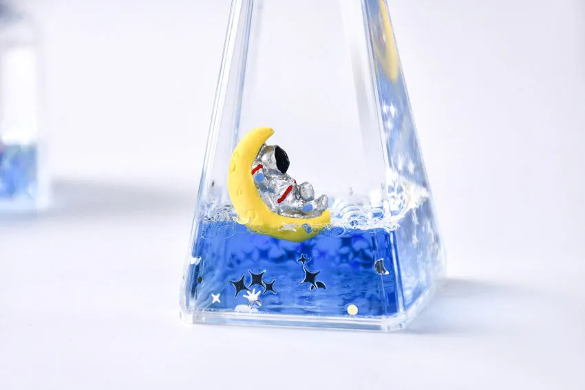 Creative astronaut liquid quicksand spaceman Starry Sky hourglass small ornaments decompression graduate day gift gifts for classmates