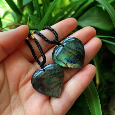 Reiki Energy Natural Stone Pendant Heart Labradorite Quartz Necklace Healing Grey Moonstone Crystal Necklace for Women Lover