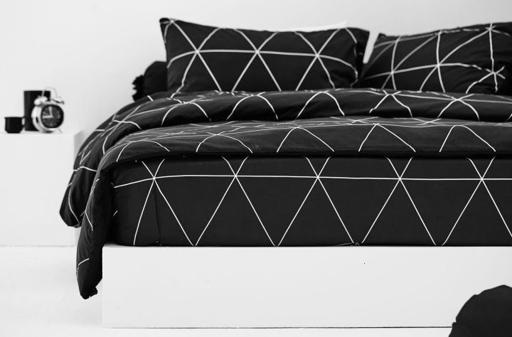 ผ้าปูที่นอน-ผ้านวม-ขนาด3-5ฟุต-new-collection-ยี่ห้อlotus-รุ่น-black-and-white-โทนสีขาวดำ