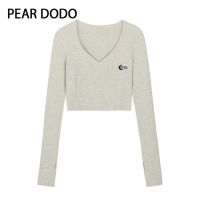 เสื้อยืดแขนยาวสำหรับผู้หญิง PEAR DODO เสื้อคอวีแขนสั้นเกาหลี