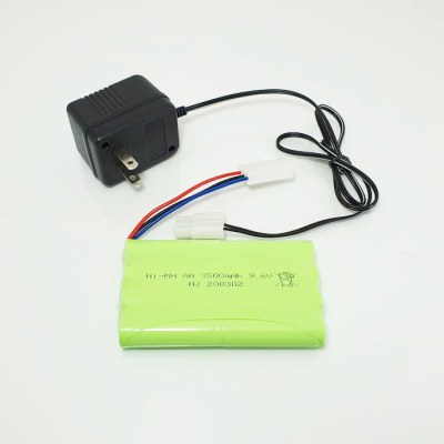 แบตเตอรี่และอแดปเตอร์ แจ็คสามสาย 9.6 V 3500 mAh สี่เซลล์.