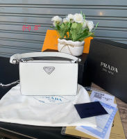 กระเป๋าสะพายข้าง Prada 8 นิ้ว พร้อมกล่อง