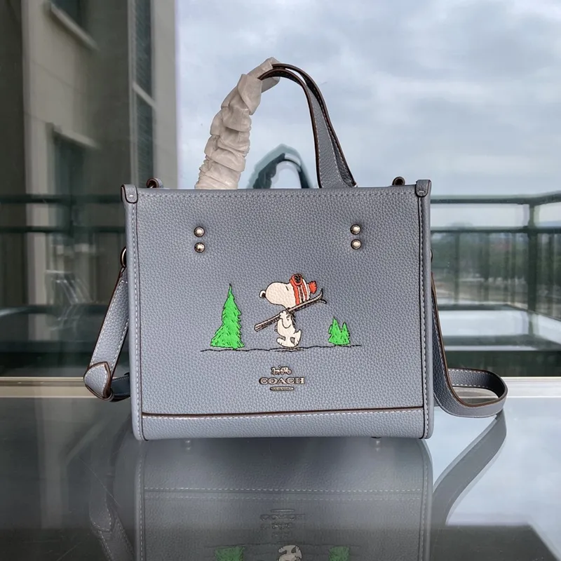 COACH Snoopy Tote bag CrossBody Bag classic Shoulder Bag Shoulder Bag  Branded bag for women Túi