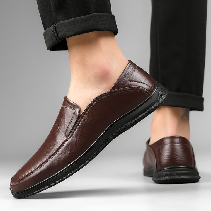 clarks-คอลเลกชัน-cambro-step-men-รองเท้าหนังสีดำแบบสวมสบาย