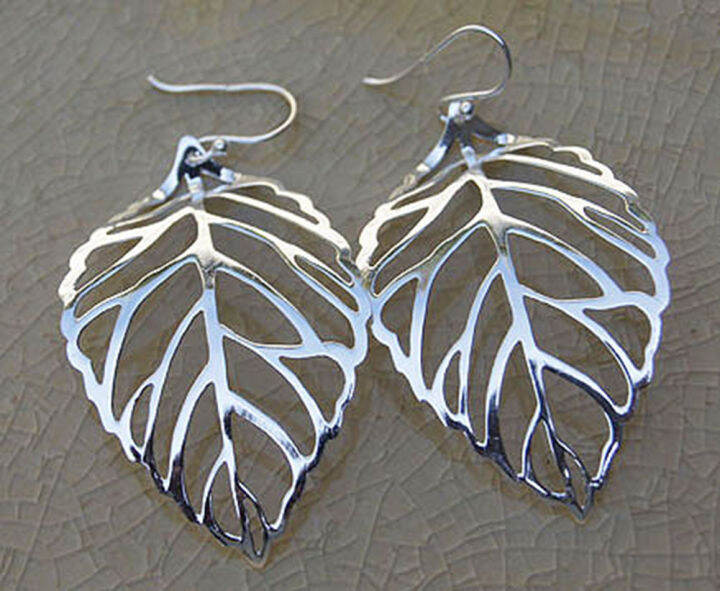 oho-nice-bent-leaves-earrings-dangle-sterling-silver-beautiful-gift-ใบไม้โค้งงอสวยงาม-ห้อยตำหูเงินสเตอรลิงซิลเวอรใช้สวยของฝากที่มีคุณค่า-ฺชาวต่างชาติชอบมาก