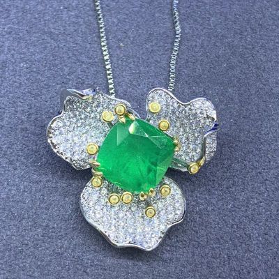 Created Gemstone Lab Diamond Emerald Flower pendant Necklaces Silver White Gold plated Fine Jewelry for Women Party  New