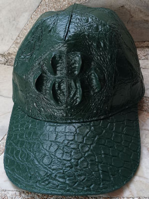 หมวกแก็บหนังจระเข้แท้ โหนกสวยๆ สีเขียวเนี่ยวทรัพย์ หมวกหนังจระเข้ สีเขียว สวยงามมาก