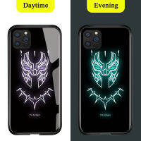 UCUC เคสโทรศัพท์เคสสำหรับ iPhone 12 Pro Luminous Marvelเคสโทรศัพท์สำหรับชายสำหรับManกัปตันอเมริกาไอรอนแมนกรณีGlow In Darkกระจกเทมเปอร์ฝาครอบด้านหลัง