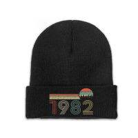 ♛1982 2022 40ปี Vintage 40th วันเกิดของขวัญถักหมวกถักหมวก Beanie Skullies Beanies หมวกสกี Soft Bonnet หมวก