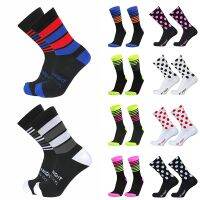 【YD】 SKYKNIGHT Left and Foot Stripes Cycling Socks Mount Wearproof Footwear Road