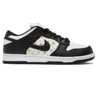 รองเท้าผ้าใบ Dunk Low SB x Supreme Stars Black - PROSPER