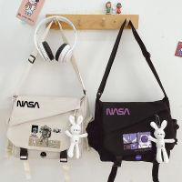 NASAS นักบินอวกาศผู้หญิงกระเป๋าสะพายไหล่ Cross Body กระเป๋าสไตล์ฮ่องกงกระเป๋าสะพาย Casual All-Match Campus มัธยมต้น Tide ยี่ห้อผ้าไนลอน Cross Body กระเป๋า