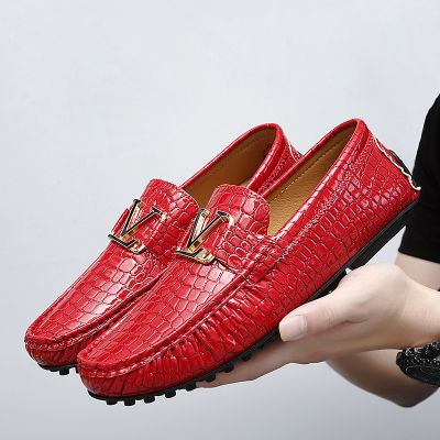 สีแดงสีดำบวกขนาด 36-48 รองเท้าหนังแท้สำหรับผู้ชาย 2022 รองเท้าผู้ชาย Lefu รองเท้าลำลองกลางแจ้งยางขนาดใหญ่ด้านล่างแบนรองเท้าหนังธุรกิจ