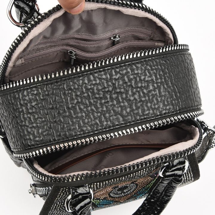 handbag-branded-กระเป๋าสะพายหลังหนังนุ่มปักลายผึ้ง-2022-ความรู้สึกระดับไฮเอนด์อินสีสันหมีกอดกระเป๋าเป้สะพายหลังอินเทรนด์กระเป๋าสตรีเพชรร้อน