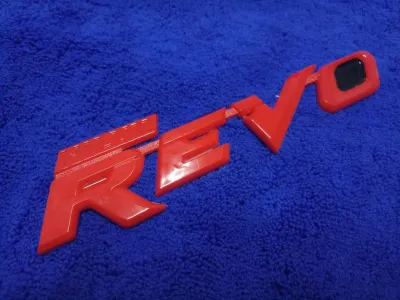 AD.โลโก้ REVO สีแดง19.5×4cm