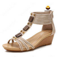 VRAIEMODE Hollow Rivets Wedge Sandals สายรัดข้อเท้า Bohemian Sandals Peep Toe Roman Shoes Lightweight Ladies Sandals