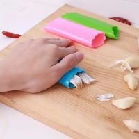 Creative Garlic Roller Peeler Food Grade Silicone Material Practical Kitchen Daily Necessities Manual Garlic Stripper Tools