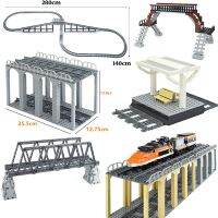 กางเขนอิฐบล็อกตัวต่อโค้งนิ่มทางตรงรางรถไฟของเมืองมีความยืดหยุ่นชิ้นส่วนรางของเล่นเด็ก