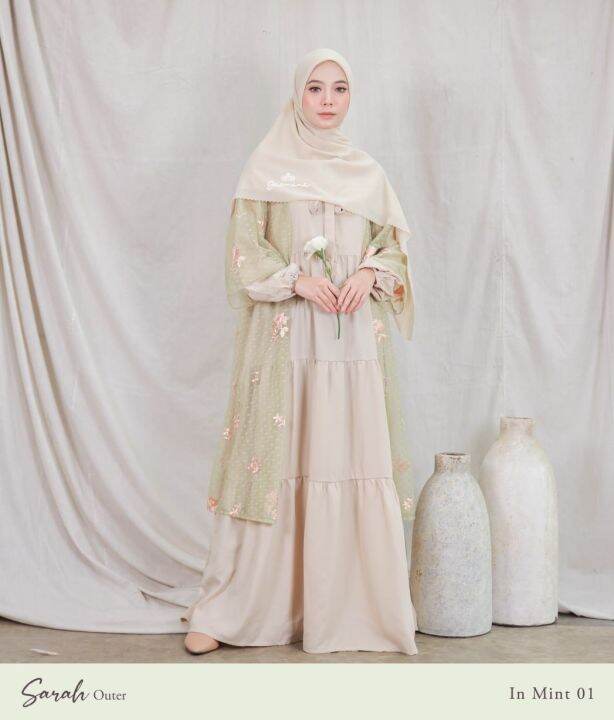 STUDIO HIJAB SARAH OUTER BY JASMINE LIDIA HADIWINOTO FLORAL CARDI