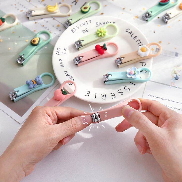 พร้อมส่ง-กรรไกรตัดเล็บ-กรรไกรตัดเล็บพกพา-ลายการ์ตูน-ผลไม้-ดอกไม้-น่ารัก