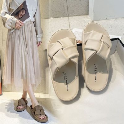 【July】 Thick-soled sandals and slippers womens 2023 new summer casual all-match flat beach shoes soft bottom net red hot style