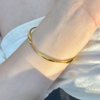 Vivienne Westwood High-end 18K gold Moebius bracelet female gold bracelet high-end design niche fashion simple bracelet non-fading