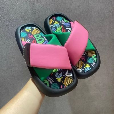 【July】 The feeling of stepping on shit increases and the comfortable lazy non-slip slippers womens 2023 summer new contrast cross belt thick-soled sandals