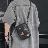 Fashion Badge Mini Crossbody Bag Men Shoulder Bag PU Mobile Phone Bag Small Crossbody Bag Men Outdoor Messenger Bags Handbag