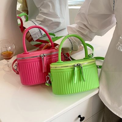 Portable bag lady spring/summer 2022 the new trend of western style vertical stripes box package ins personality inclined shoulder bag