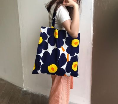 กระเป๋าผ้า Marimekko ดอกสีน้ำเงินเกสรเหลือง exclusive ตัดจากผ้ามาริเมกโกะแท้ 100% //YOU.NIKKO   (ถุงผ้า,กระเป๋าผ้าสะพายข้าง,มาริเมกโกะ)