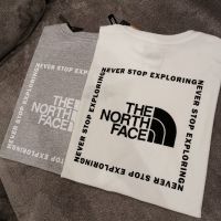 ♞❣☸Thenorthfaceเย็บปักถักร้อยคอกลมผ้าฝ้ายแขนสั้นรุ่นคู่สูญเสียการกวาดล้าง