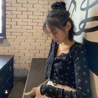 (เจ็ดเจ็ด) หยางหยินเด็กกวนเสี่ยวตงฉบับภาษาเกาหลีคาร์ดิแกนหน้ายิ้มสีดำกระดุมเสื้อเอวลอยน่ารัก Femalezjhs96