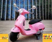 Xe điện vespa hồng màu sắc xinh xắn cho các bé BABY PLAZA