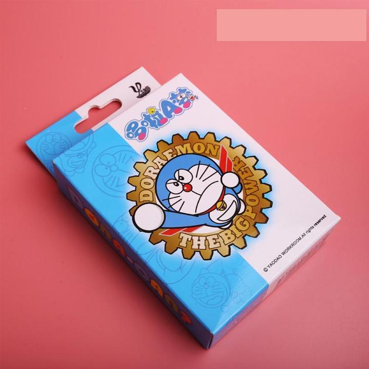 Bộ bài tú lơ khơ Doraemon: Sẵn sàng đánh bài cùng những người bạn yêu thích Doraemon? Bộ bài tú lơ khơ Doraemon sẽ làm say lòng các fan hâm mộ anime này. Nhấn chuột vào hình ảnh để xem thêm về bộ bài thú vị này.