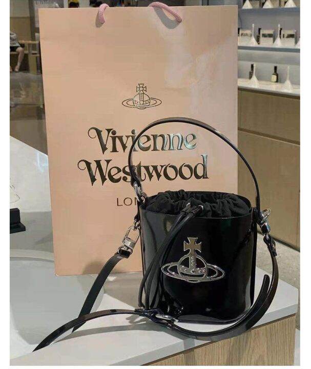 vivienne-westwood-กระเป๋าหนังแก้วใหม่สำหรับกระเป๋าทรงถังตะวันตกแปซิฟิกกระเป๋าไหล่เอียง