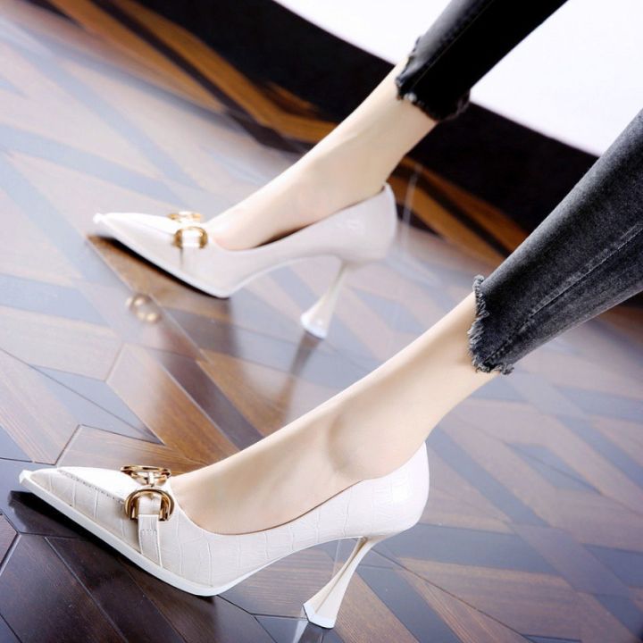 ชุดเดรสส้นเข็มหัวเข็มขัดโลหะญี่ปุ่นรองเท้าเดียวสำหรับสาวๆ-2023-รองเท้าส้นสูงหัวแหลมสำหรับจัดเลี้ยงสุภาพสตรีรุ่นใหม่ในฤดูใบไม้ร่วง