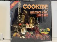 1LP Vinyl Records แผ่นเสียงไวนิล COOKIN! WITH HERITGE HALL-JAZZ BAND (J9B95)