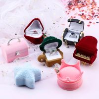 【LZ】✥✜  Velvet Ring Box para Noivado e Casamento Brinco Titular Jóias Display Case Caixa de Embalagem Presente para Dia dos Namorados 1pc