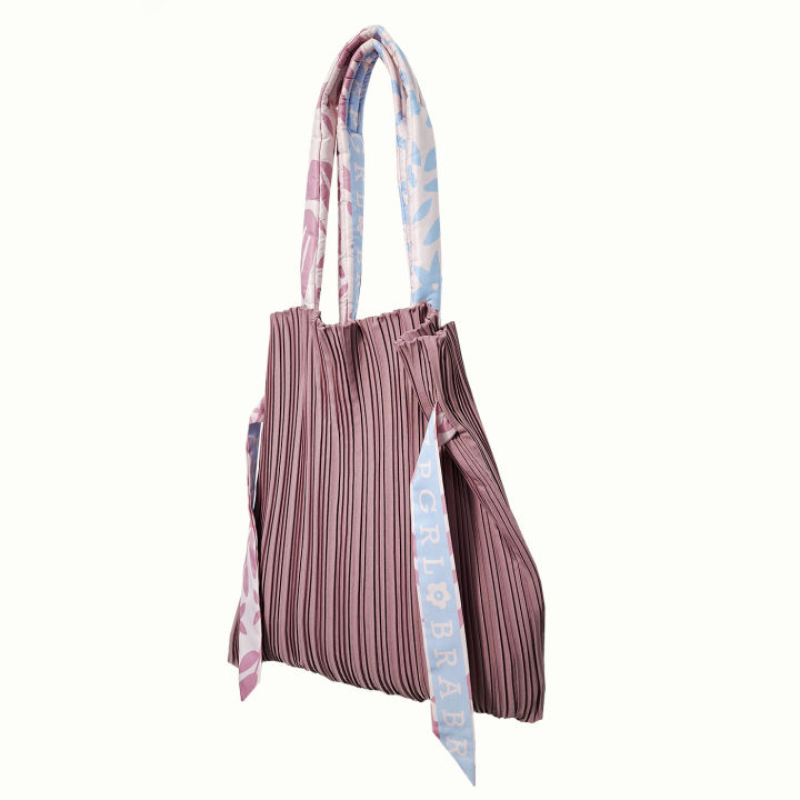 กระเป๋าพลีท-2-ด้าน-พลีทสีโอวัลตินกับผ้าเนื้อซาติน-สายโบว์แต่ง-สายสะพายฟูนุ่มนิ่ม