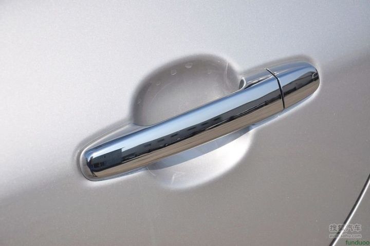 โครเมียมคาร์บอนไฟเบอร์ที่จับประตูรถฝาปิดถ้วยตัดแต่งสำหรับรถยนต์โตโยต้าฟอร์จูนเนอร์2005-2014จัดแต่งทรงผมอุปกรณ์เสริม