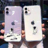 การ์ตูนน่ารักนักบินอวกาศเคสโทรศัพท์อวกาศบน11 13 14 Pro MAX XR X12 7 8 Plus ฝาหลังกันกระแทก TPU นิ่มใส