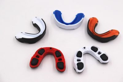 Rugby Boxing Teeth EVA Mouthguard Mouthguard Kids Protection Mouthguard Teenager Basketball Karate Protector [hot]Sports