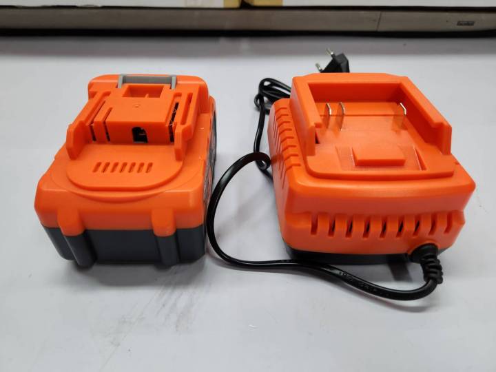 แบตเตอรี่-กับ-แท่นชาร์จไฟ-ยี่ห้อ-pumpkin-ขนาด-20v-รุ่น-แบตเตอรี่-42333-e20v-b4-แท่นชาร์จ-42326-100v-240-50hz-ใช้กับเครื่อง-pumpkin-20v-ได้ทุกรุ่น