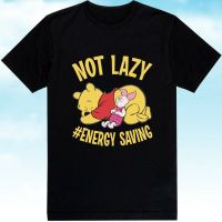 【Fashion】New Not Lazy-Winnie The Pooh And Piglet Birthday Gift Creative T-Shirt แฟชั่นแขนสั้นผ้าฝ้าย