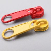 ✁ஐ☇ 10-120 piece/lot Zin Alloy Metal Slider for 3 Nylon Coil Zipper DIY Zipper Puller Head For Sewing Tailor Tools 38colors