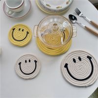 Placemats ที่รองแก้วฉนวนกันความร้อนลายรอยยิ้มน่ารัก