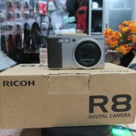 Máy ảnh Ricoh R8 fullbox đẹp xuất sắc thumbnail